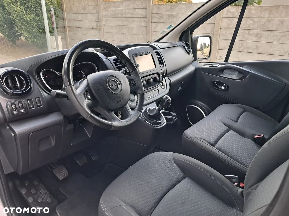 Opel Vivaro - 19