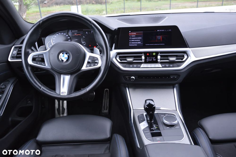 BMW Seria 3 320d xDrive - 16