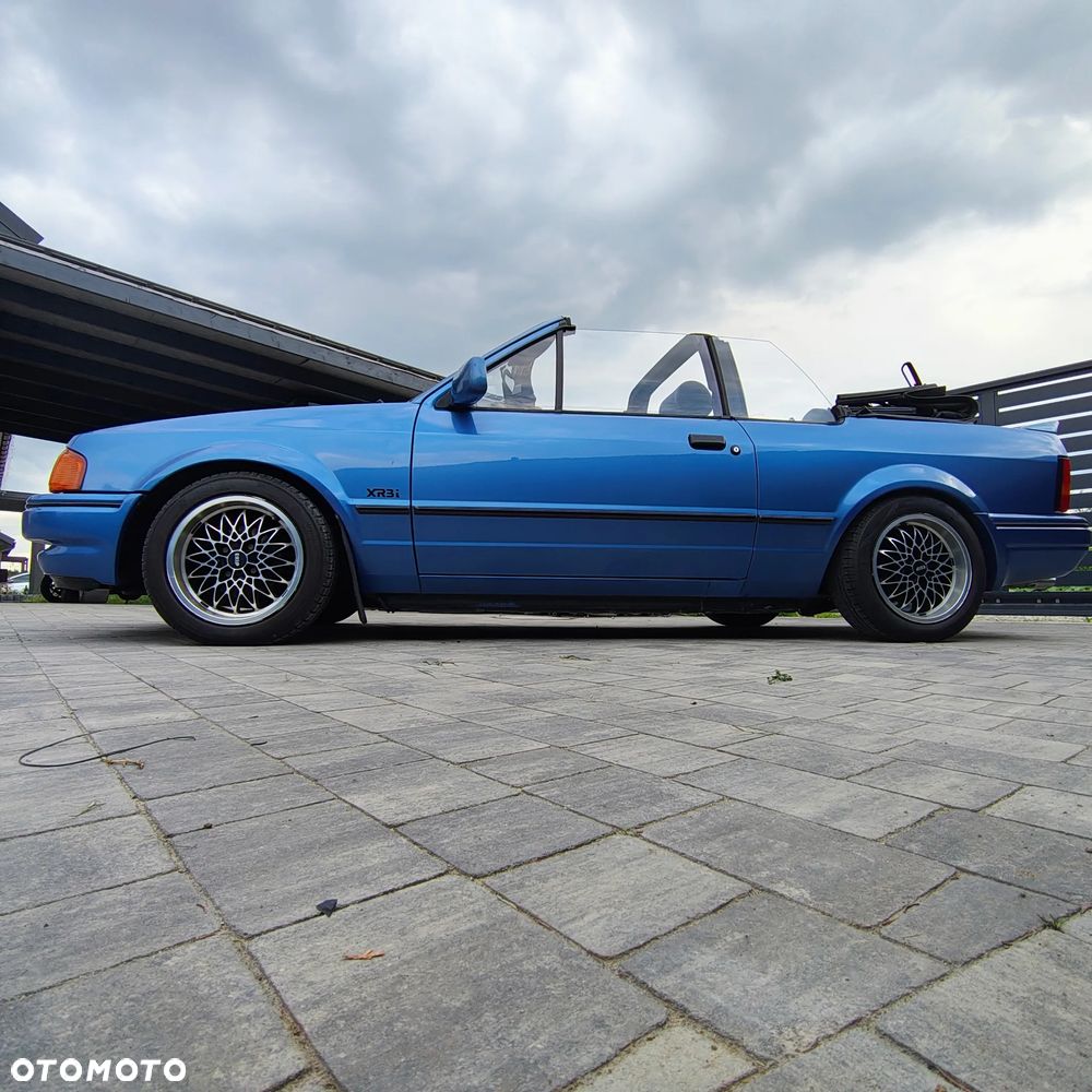 Ford Escort - 8