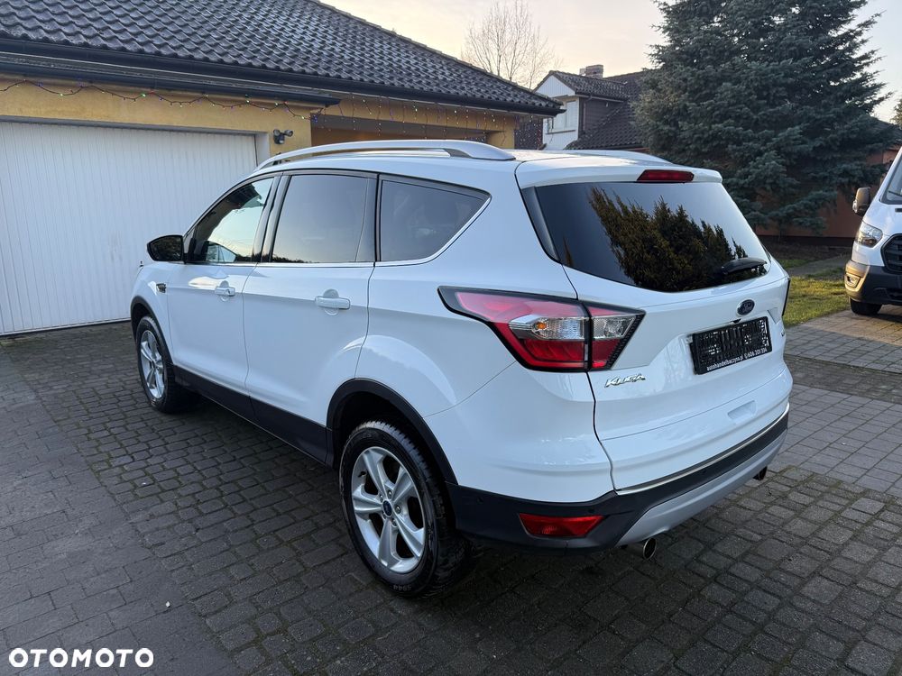 Ford Kuga 1.5 EcoBoost 2x4 Titanium - 5