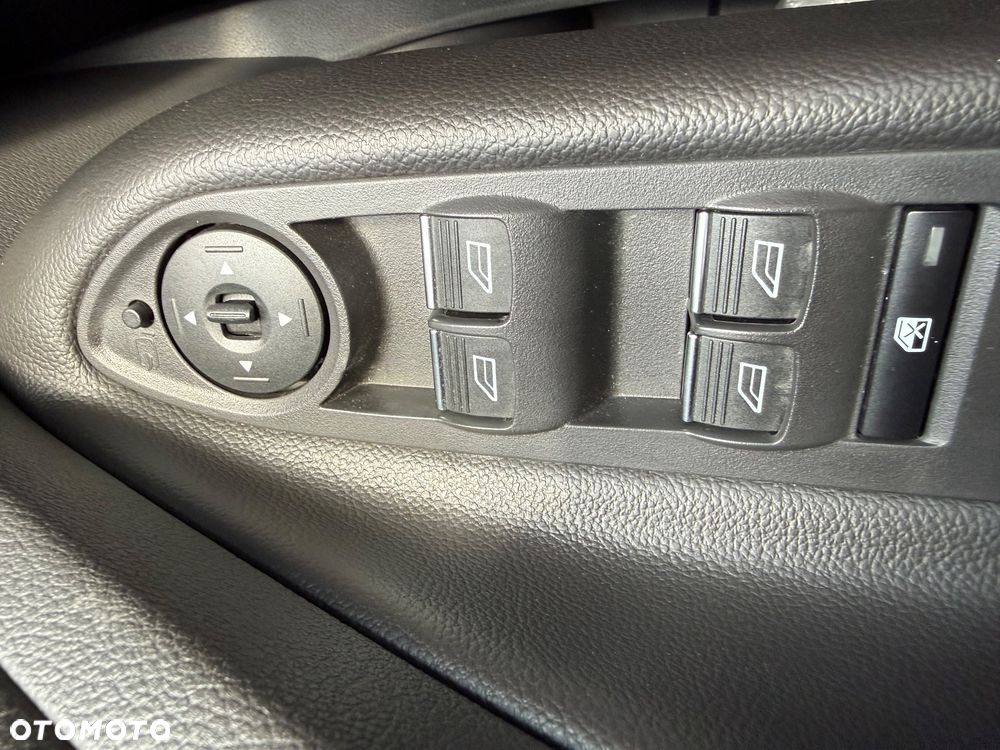 Ford Kuga 1.5 EcoBoost 2x4 Titanium - 28