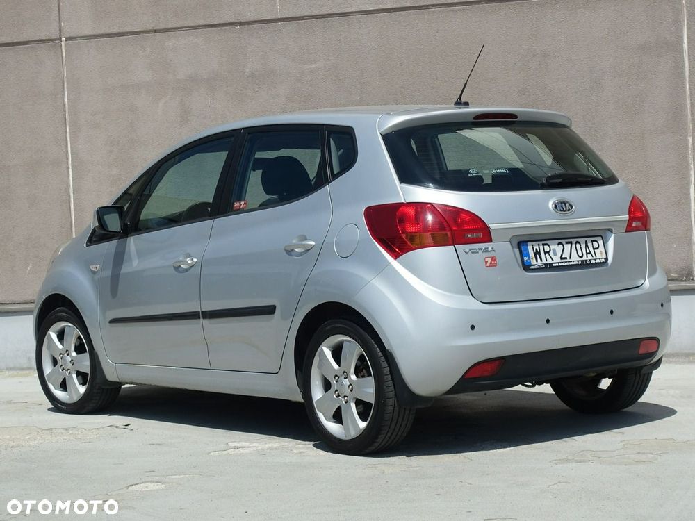 Kia Venga - 8