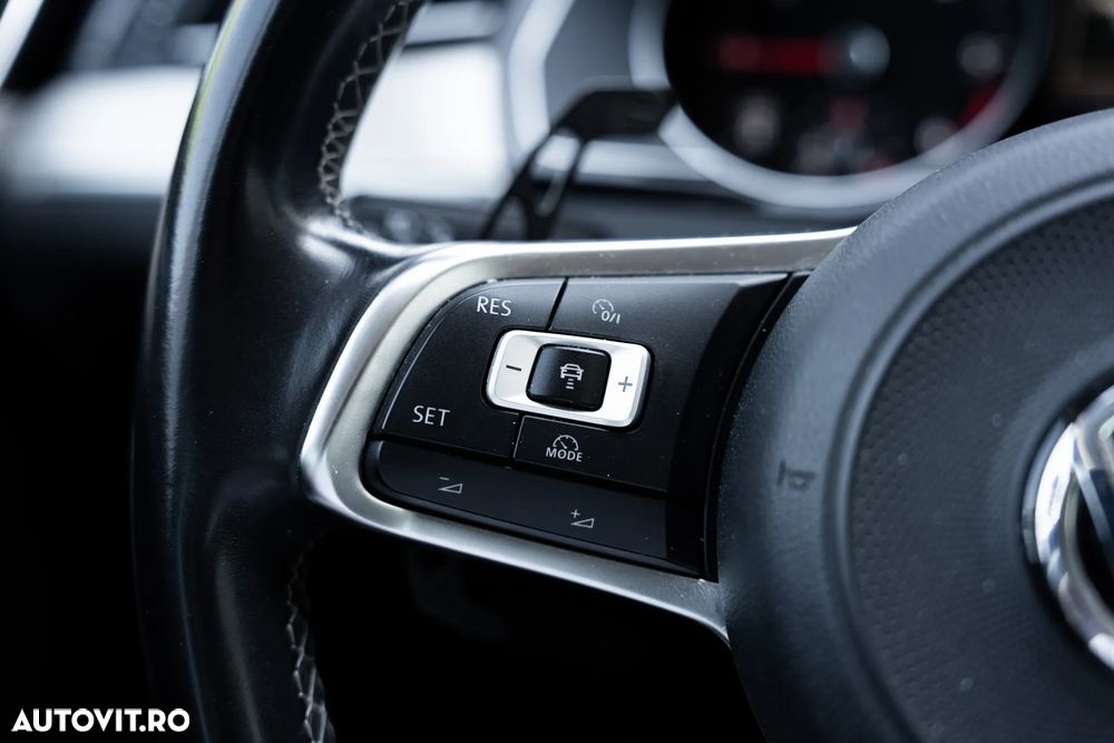 Volkswagen Passat 2.0 TDI DSG 4Motion Highline - 21