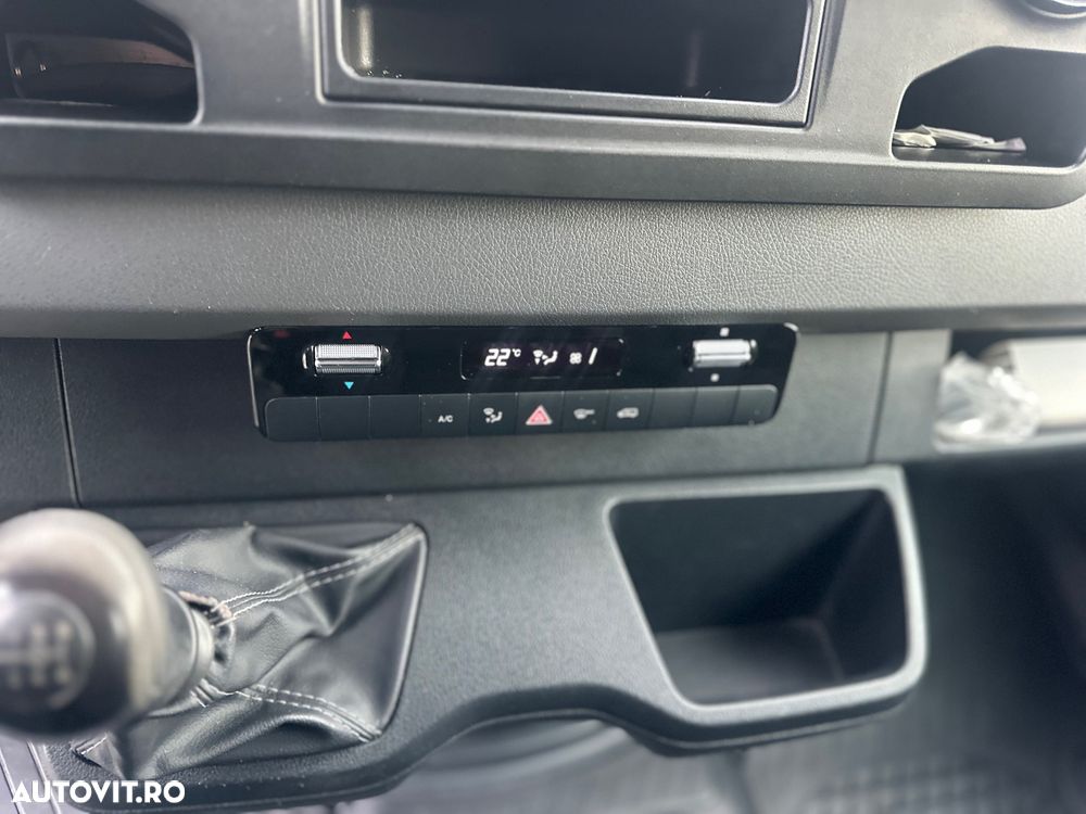 Mercedes-Benz Sprinter - 15
