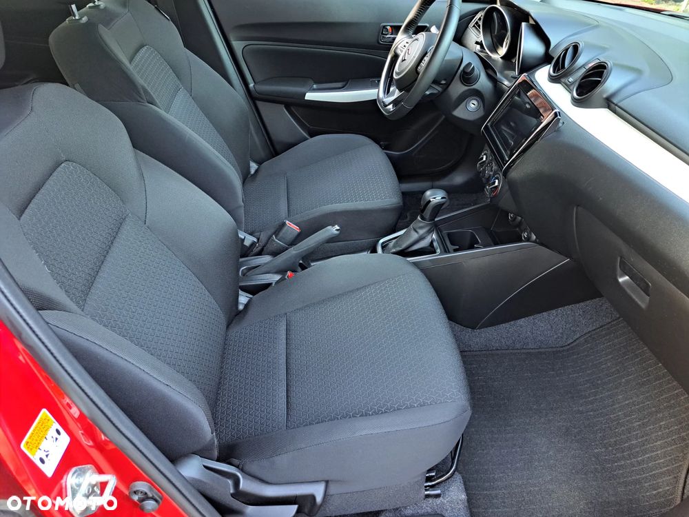 Suzuki Swift 1.2 Dualjet SHVS Premium CVT - 11