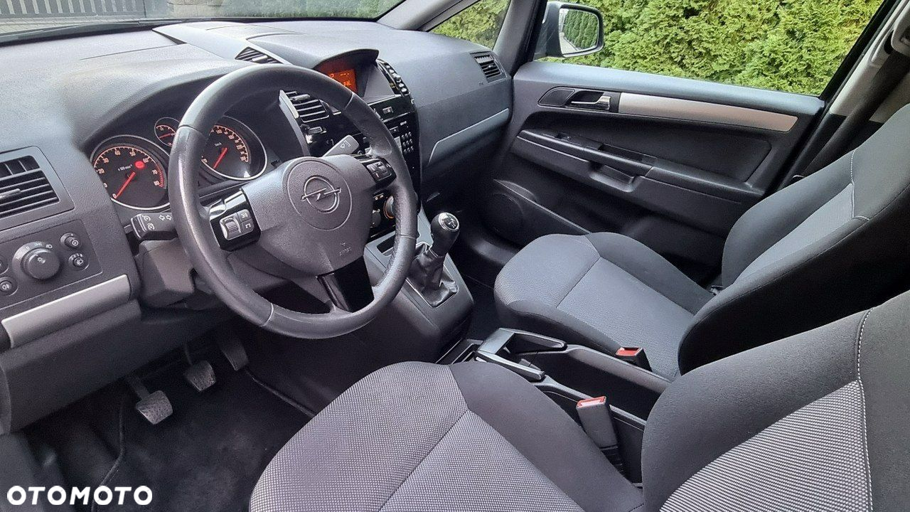 Opel Zafira - 11