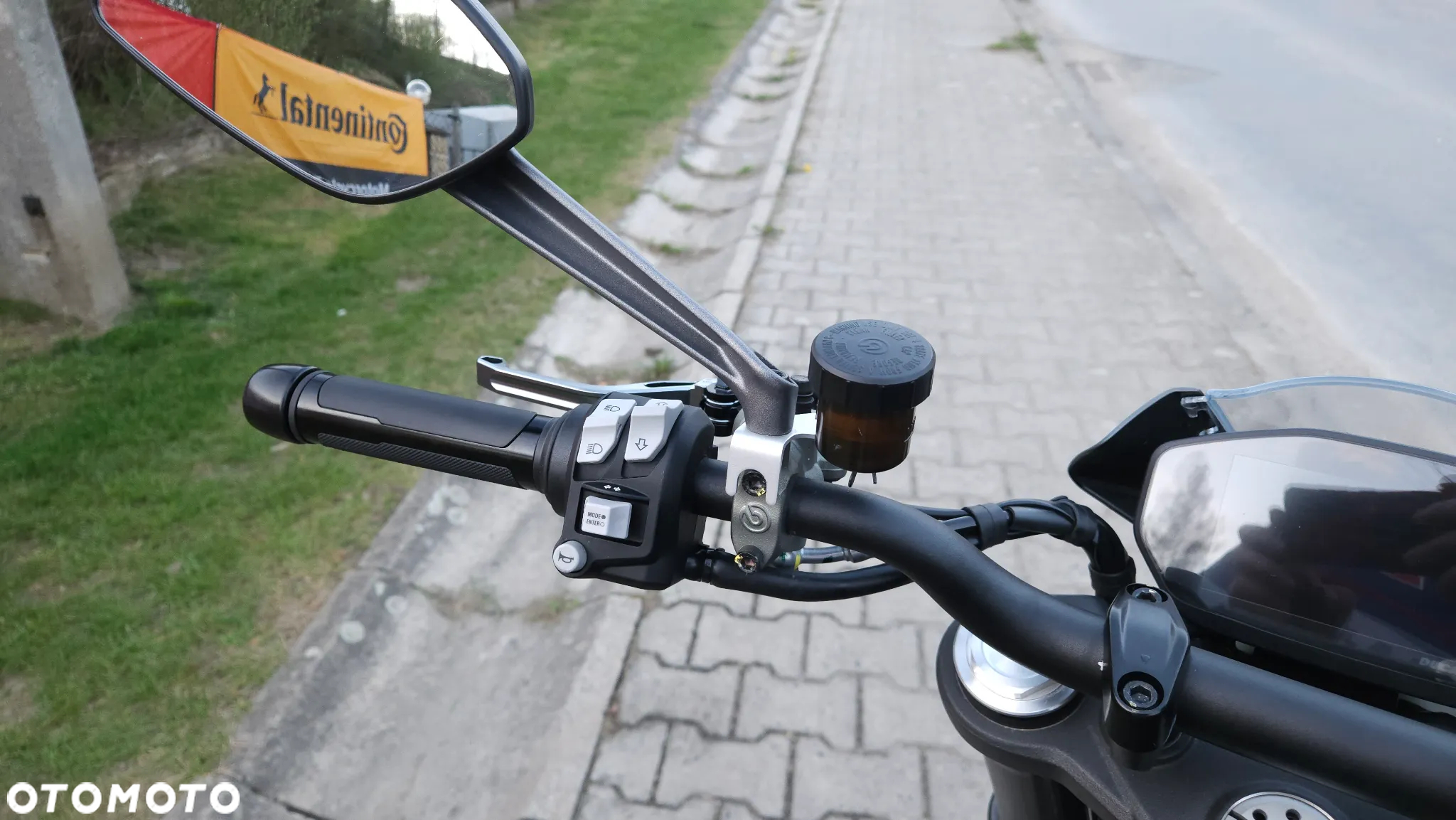 Ducati Monster - 34