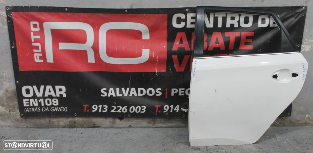 Porta de Trás do Lado Direito Toyota Auris - 1