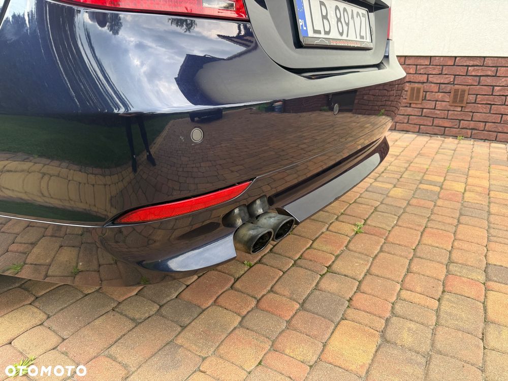 BMW Seria 5 525d - 34