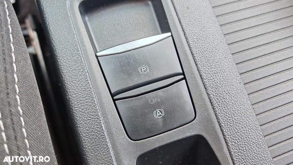 Ford Focus - 25