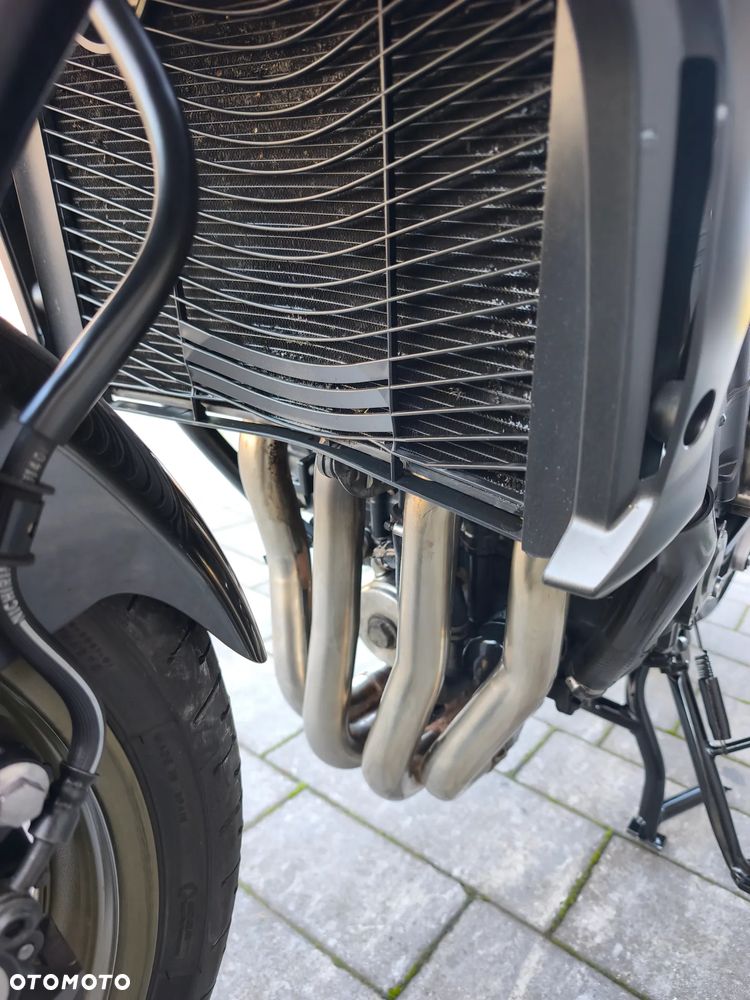Yamaha FZ - 11