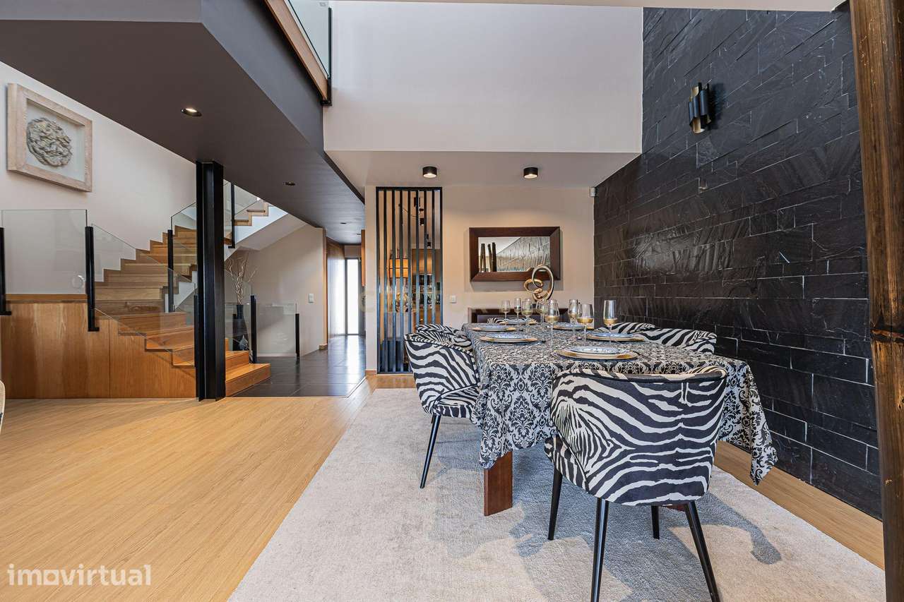 ✨ Moradia T4 de Luxo em Condomínio Exclusivo – Santo Antão do Tojal, L - Grande imagem: 4/37