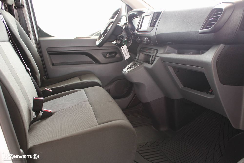 Peugeot e-Traveller - 9