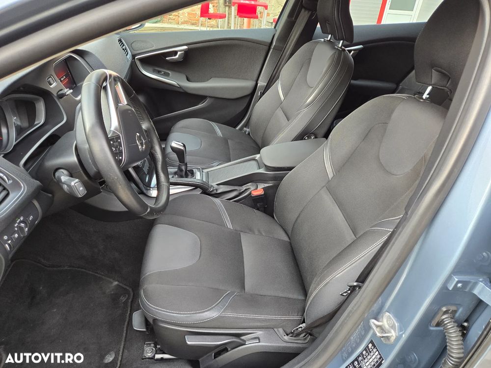 Volvo V40 D2 - 9