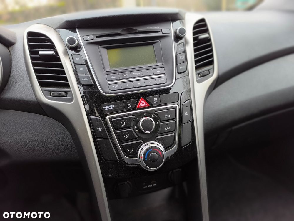 Hyundai i30 i30cw 1.4 Intro Edition - 8