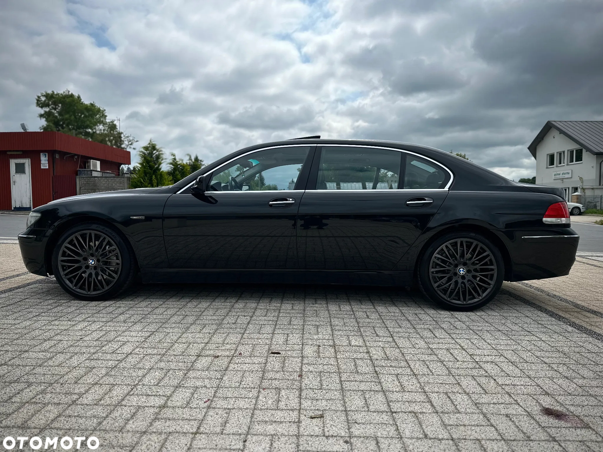 BMW Seria 7 750i L - 3