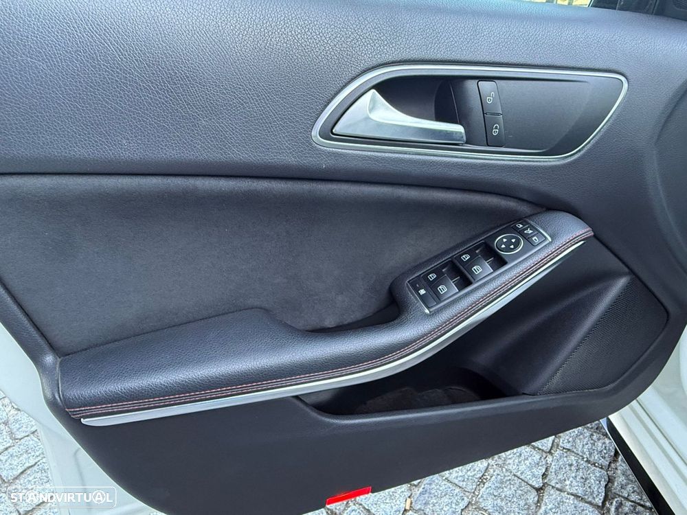 Mercedes-Benz A 45 AMG 4-Matic - 29