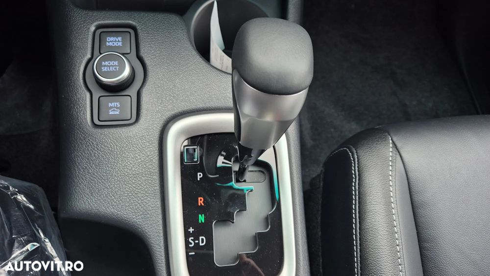 Toyota Hilux 2.8D 204CP 4x4 Double Cab AT Executive - 20