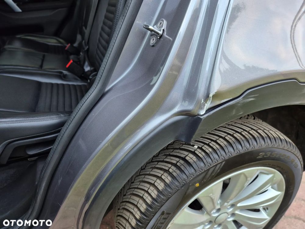 Land Rover Discovery Sport 2.0 P200 mHEV S - 17