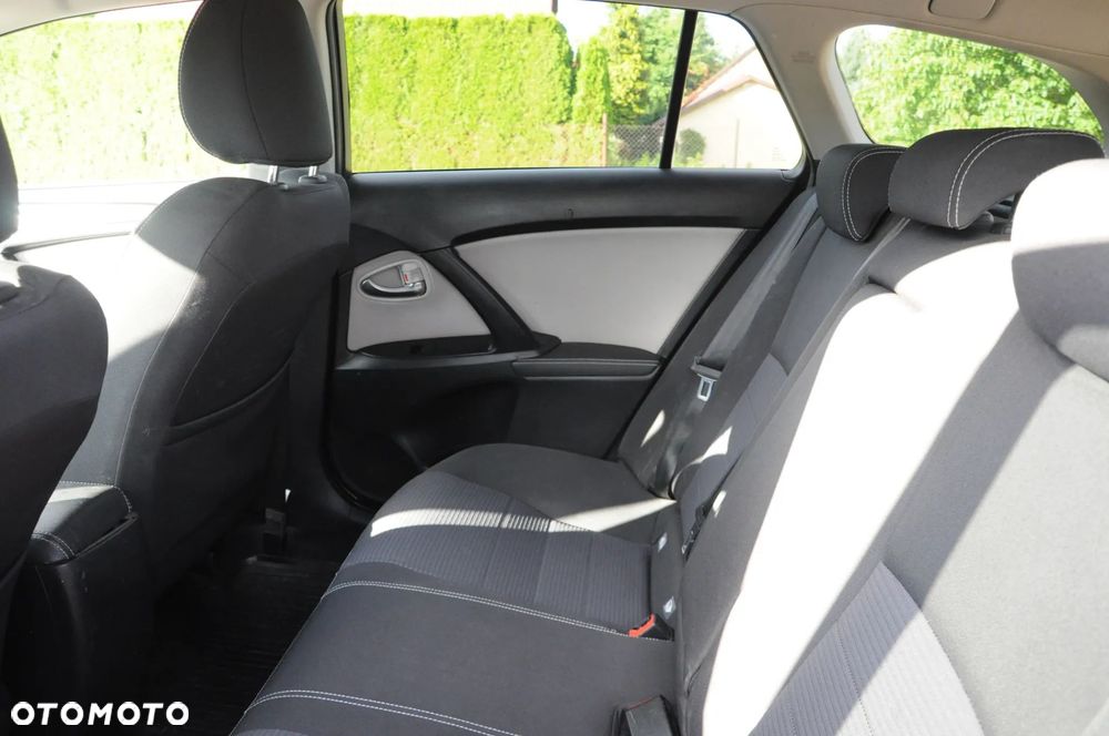 Toyota Avensis 2.0 Premium MS - 13