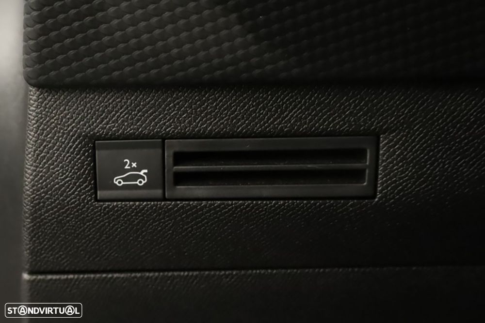 DS DS4 1.5 BlueHDi Trocadero Cross EAT8 - 19