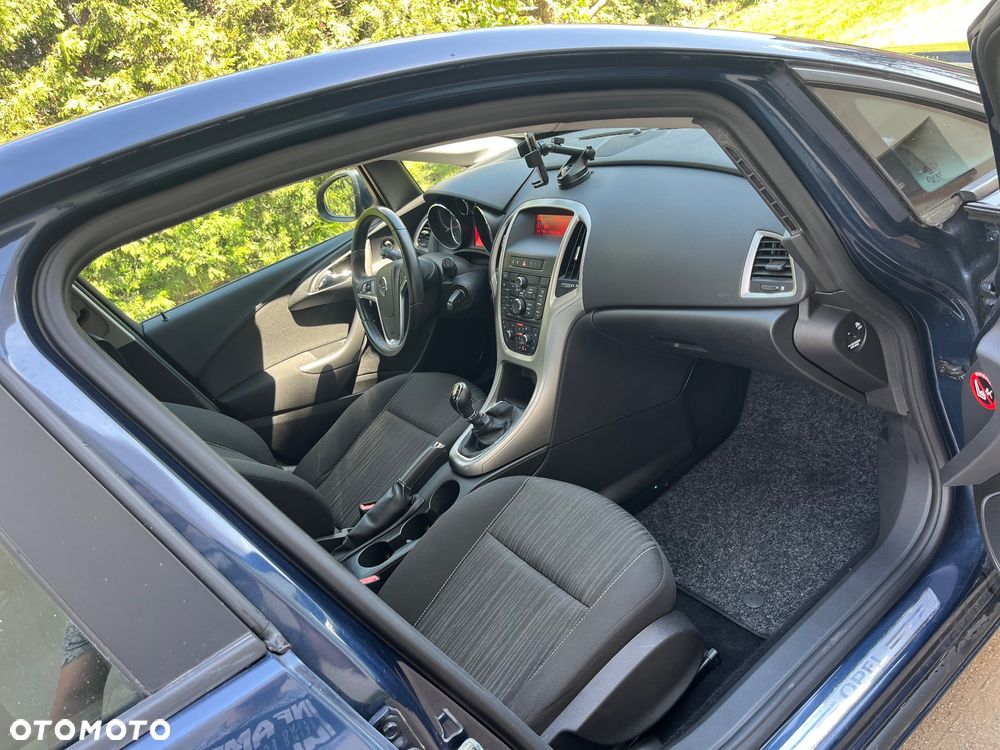 Opel Astra 1.6 Design Edition - 13