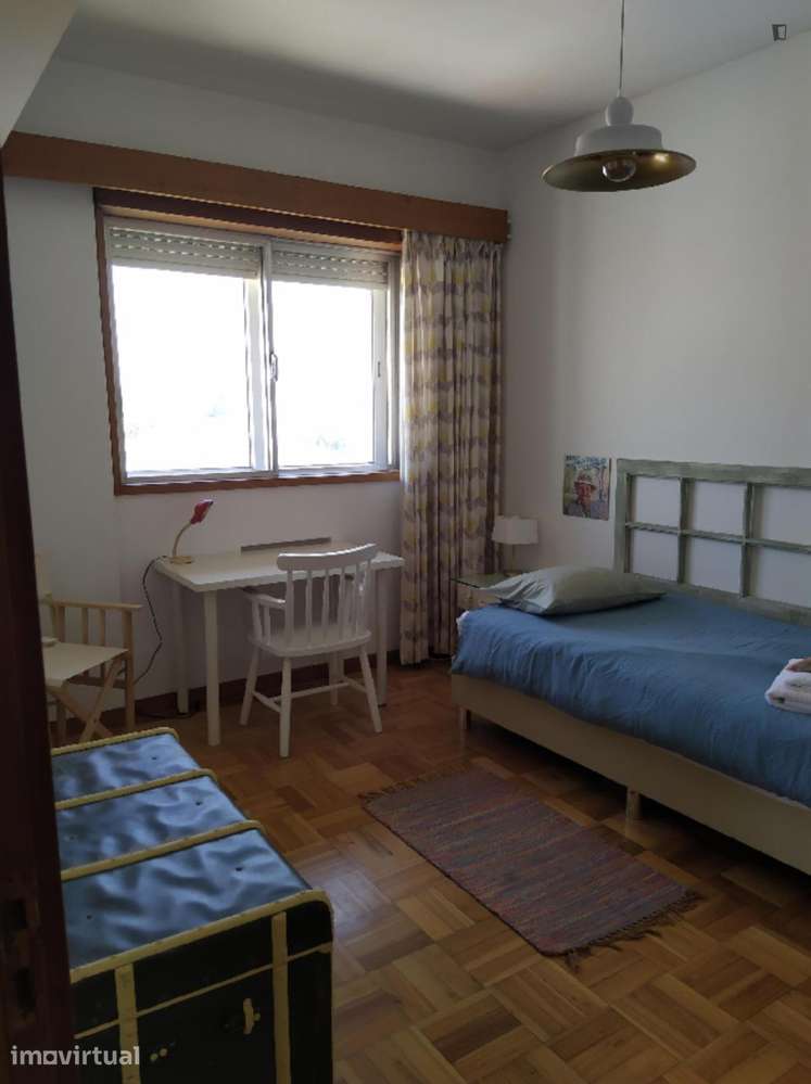 Quarto - localizado em Santo Ildefonso Porto - Grande imagem: 4/7