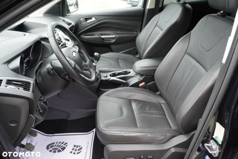 Ford Kuga 2.0 TDCi 2x4 ST-Line - 11