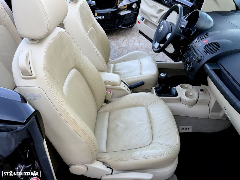 VW New Beetle Cabriolet 1.4 Top Couro - 50