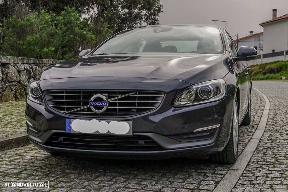 Volvo S60 2.0 D4 Momentum Geartronic - 3