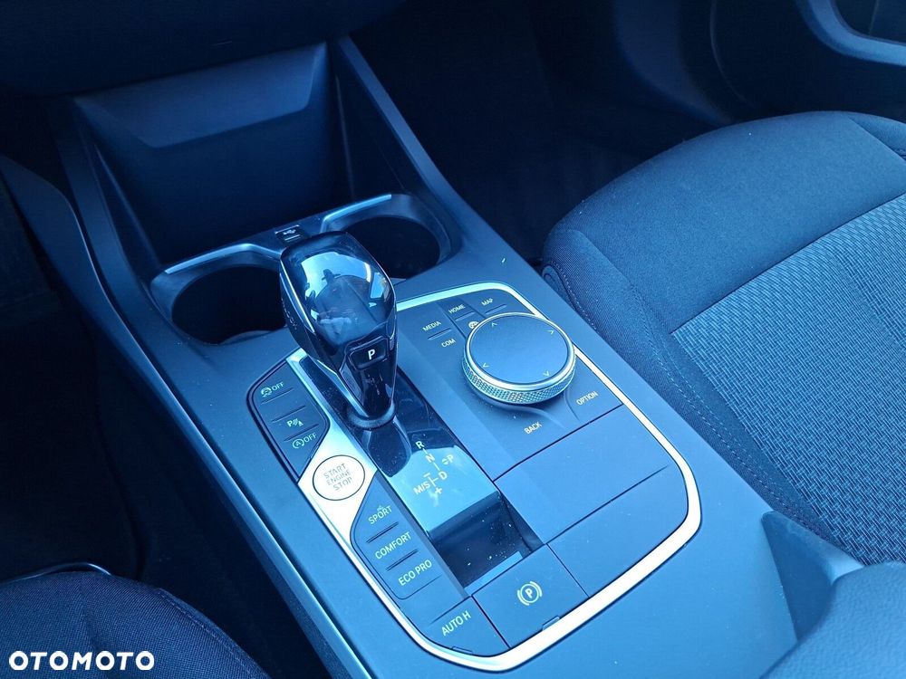 BMW Seria 1 118i Advantage - 19
