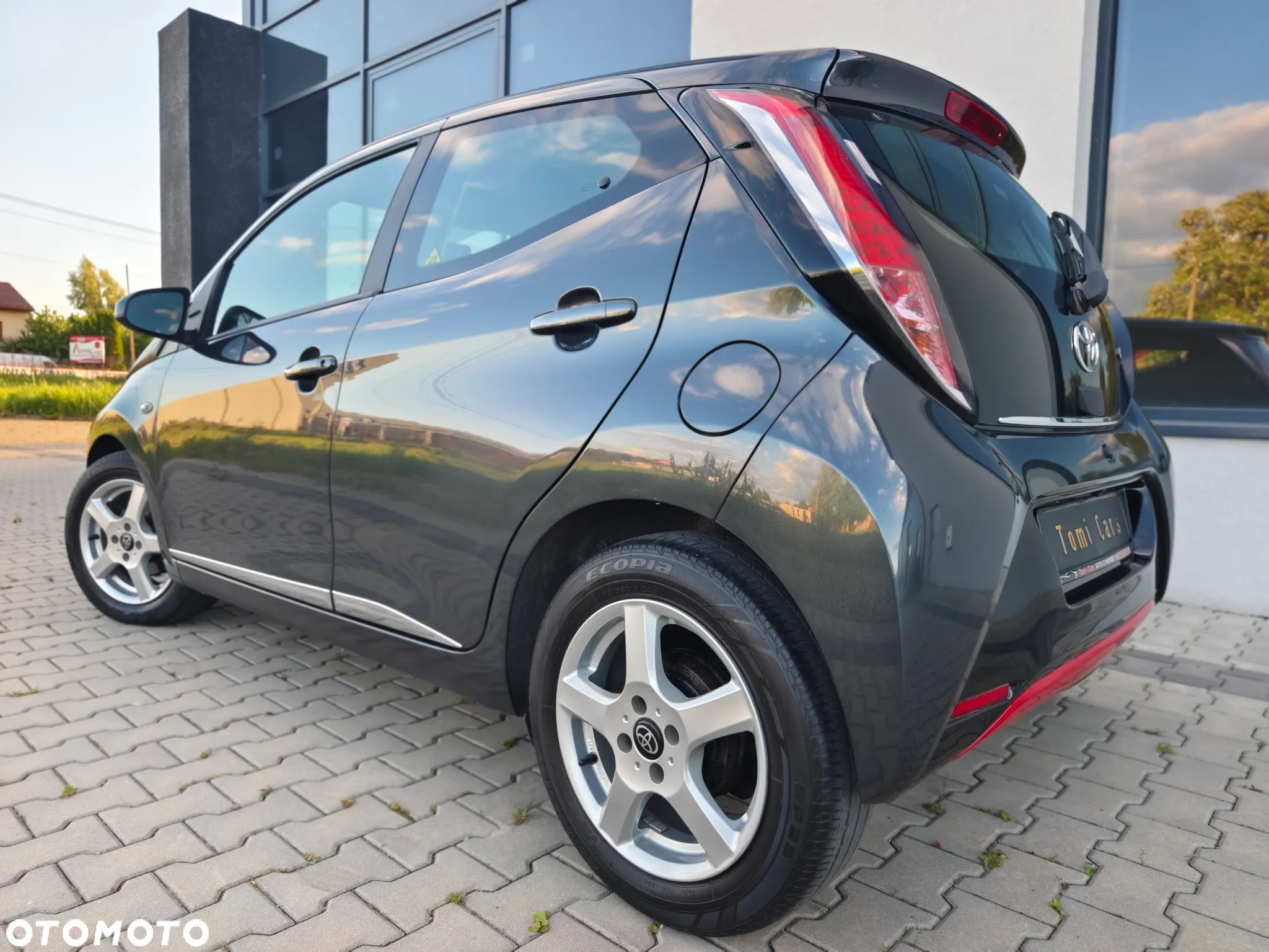 Toyota Aygo 1.0 VVT-i JBL Edition - 33