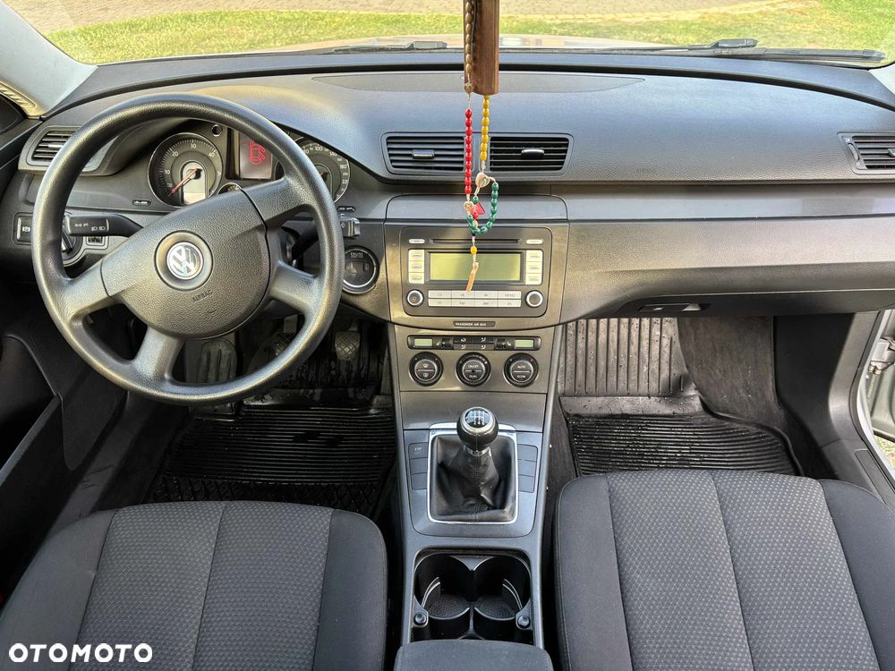 Volkswagen Passat - 13