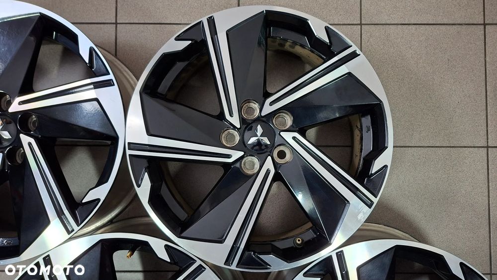 Felgi Aluminiowe 18 Mitsubishi Eclipse Cross 5x114.3 ET 38 - 8