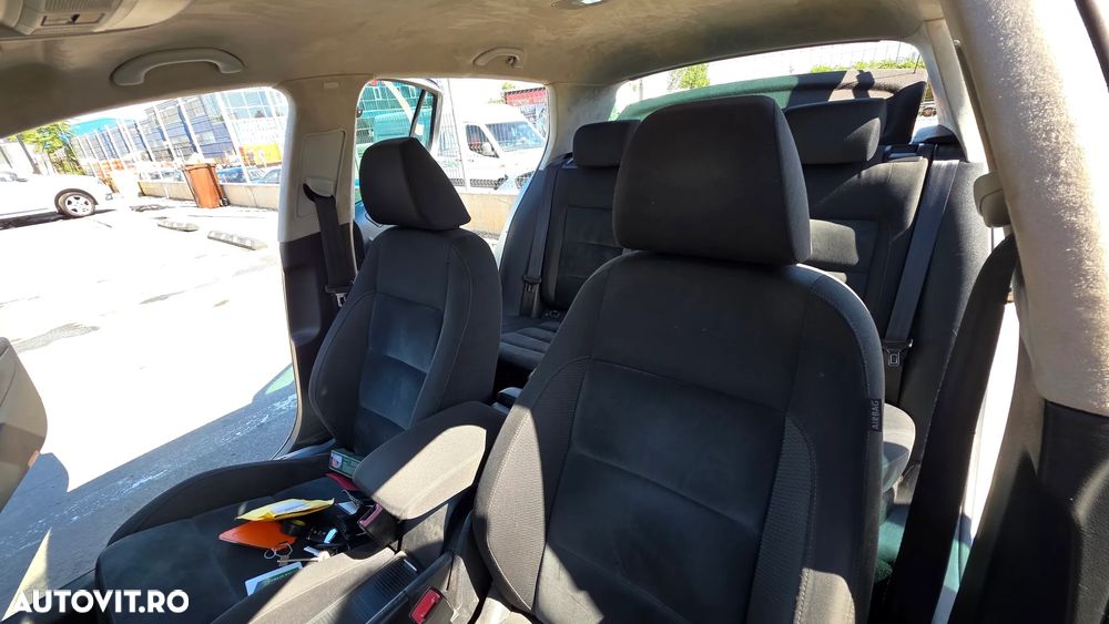 Volkswagen Golf 2.0 TDI Highline - 14