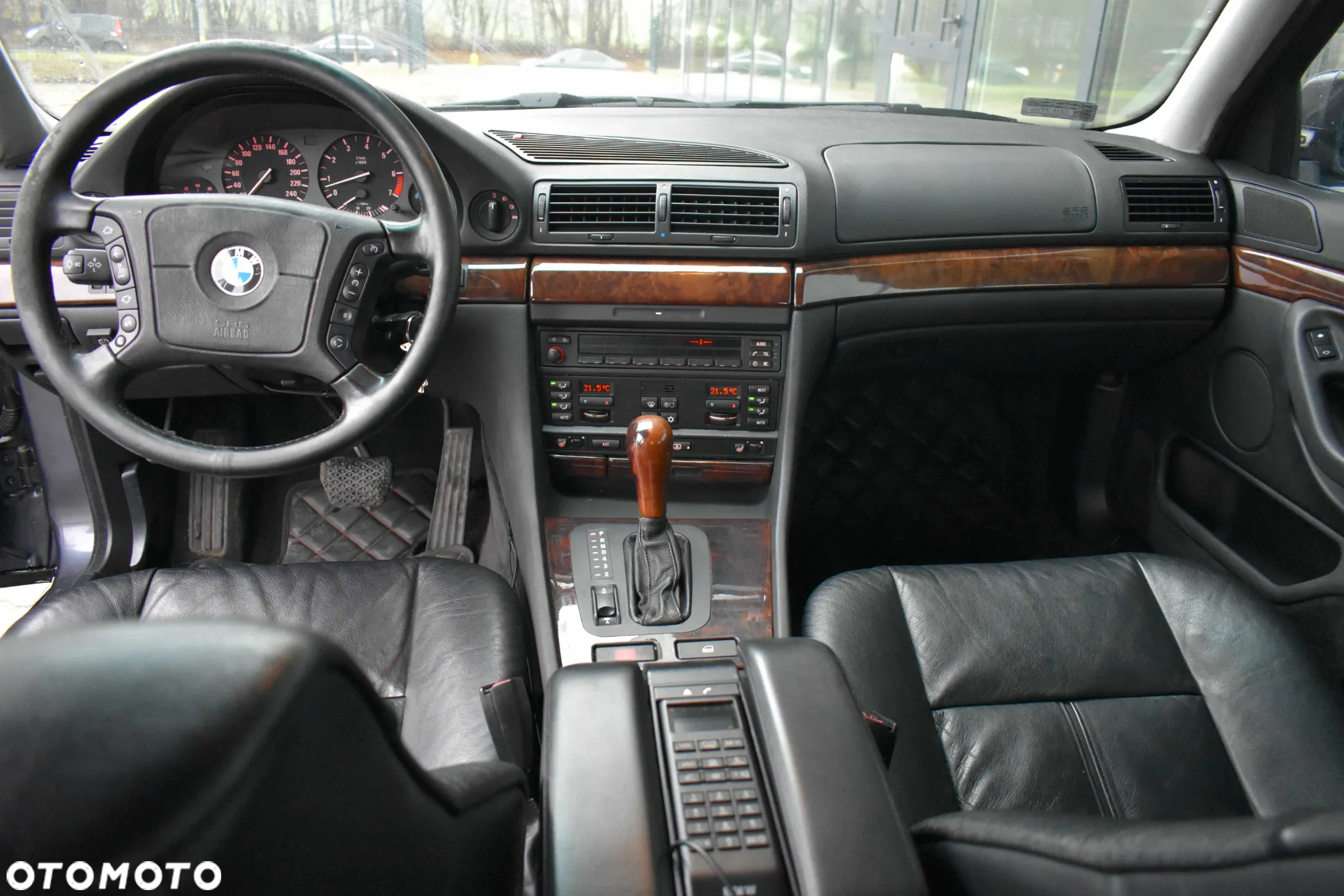BMW Seria 7 - 8