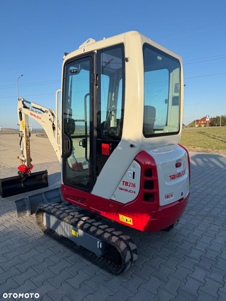 Takeuchi Tb216 - 10
