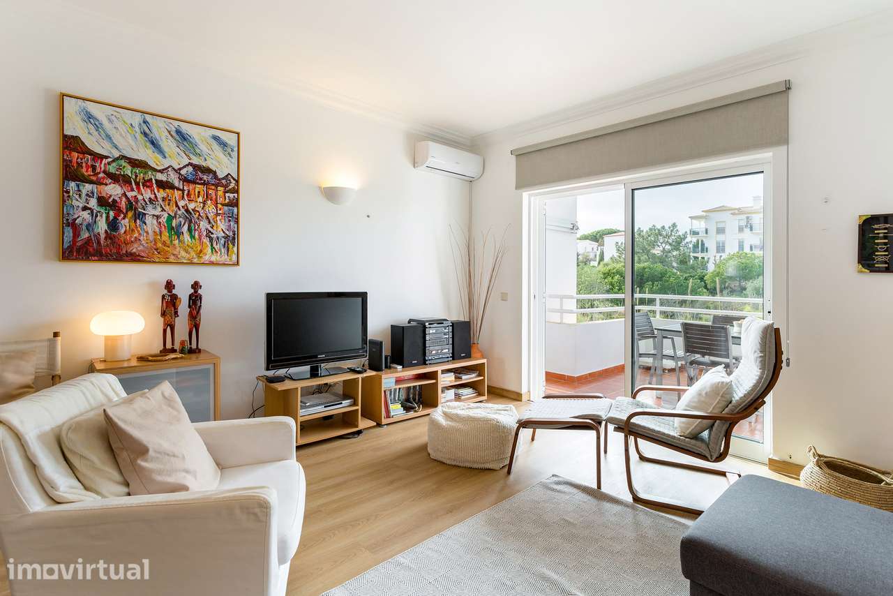 Apartamento T1+1 a pé da praia da Galé - Grande imagem: 3/21