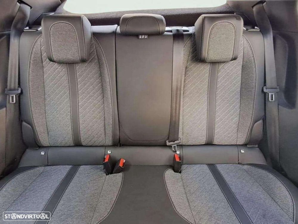 Peugeot 2008 1.2 PureTech Allure EAT8 - 15