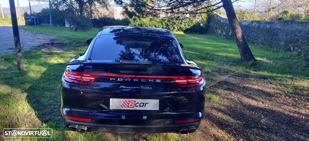 Porsche Panamera Turbo Executive - 11