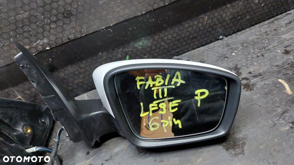 LUSTERKO PRAWE 6 PIN SKODA FABIA III LF9E - 1