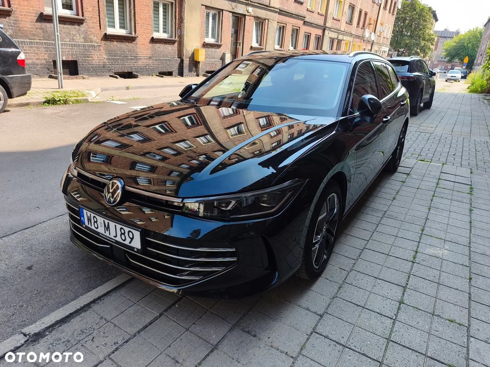 Volkswagen Passat - 1