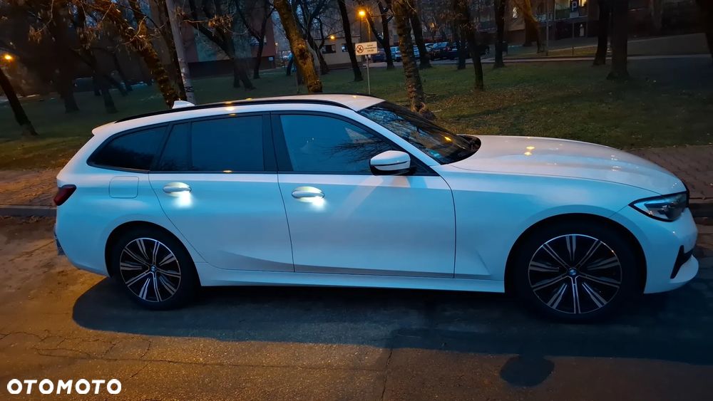 BMW Seria 3 318d Edition M Sport Shadow - 16