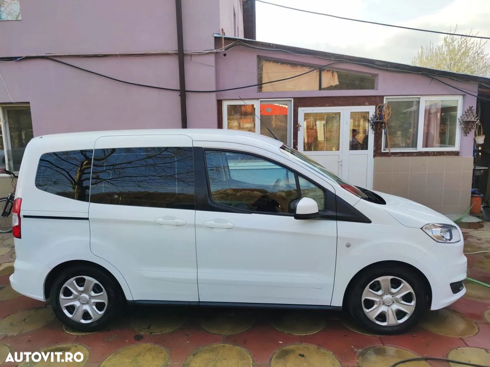 Ford Tourneo Courier - 5