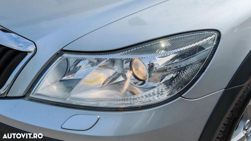 Skoda Octavia 2.0 TDI DPF 4x4 DSG Ambition - 23