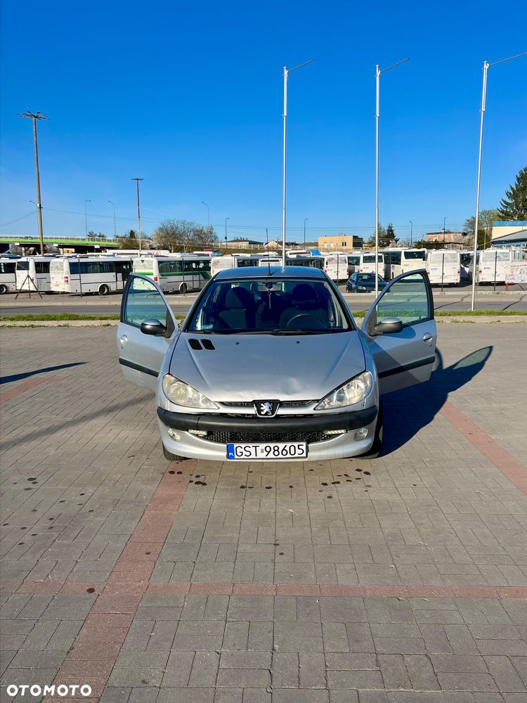 Peugeot 206 - 1