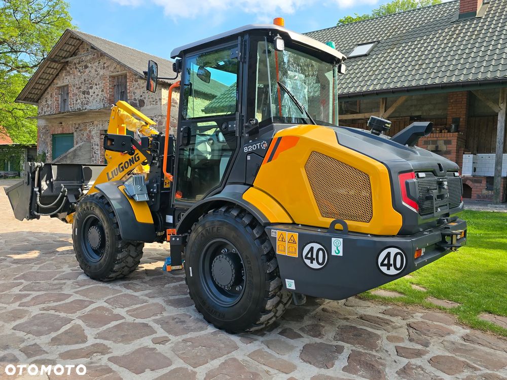 Liu Gong 820T - 1