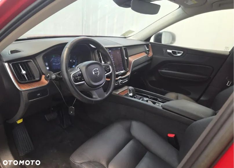 Volvo XC 60 B5 B AWD Plus Dark - 8