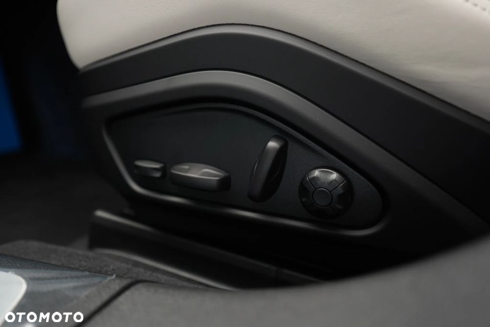 Porsche Panamera - 30