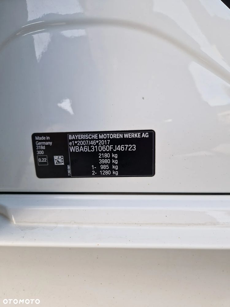 BMW Seria 3 318d Sport Line - 28